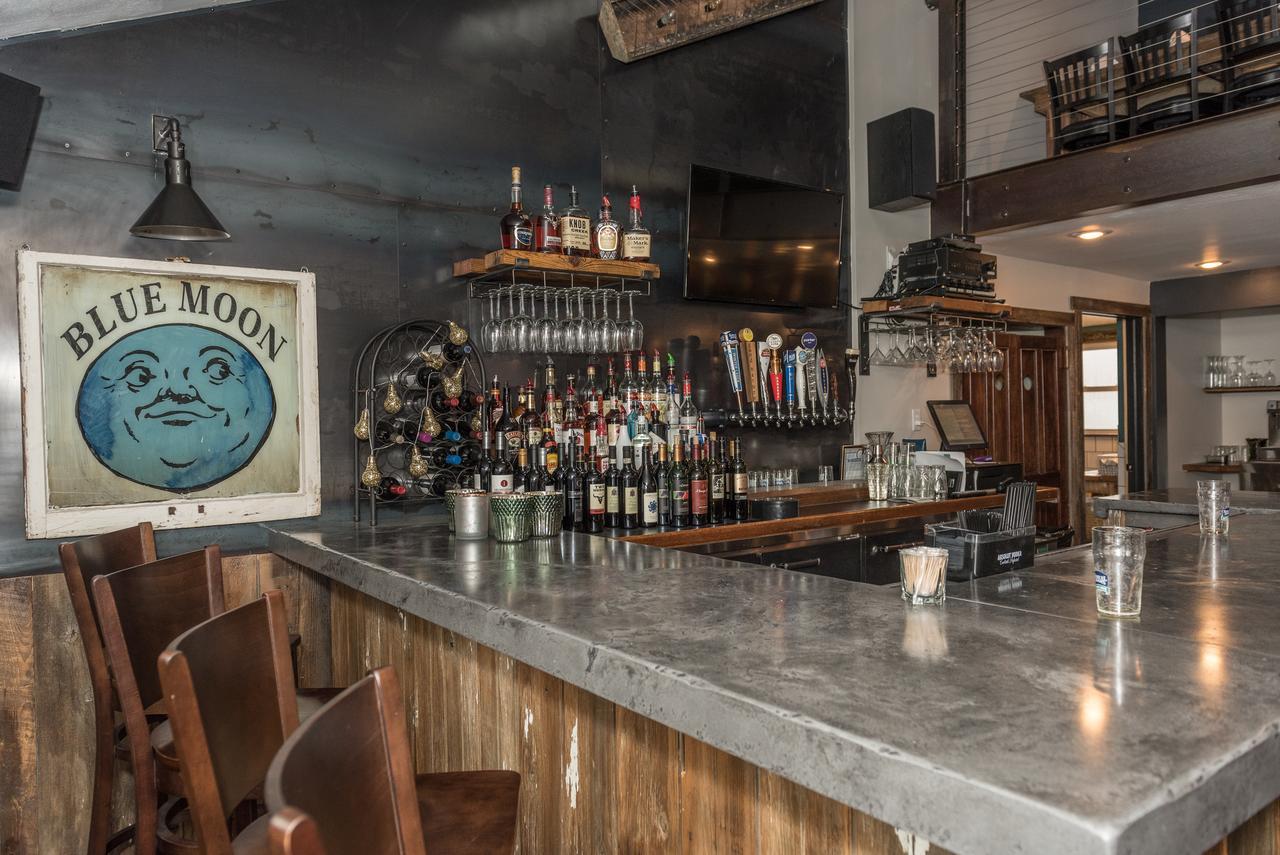 Creekside Inn Oneida Bagian luar foto